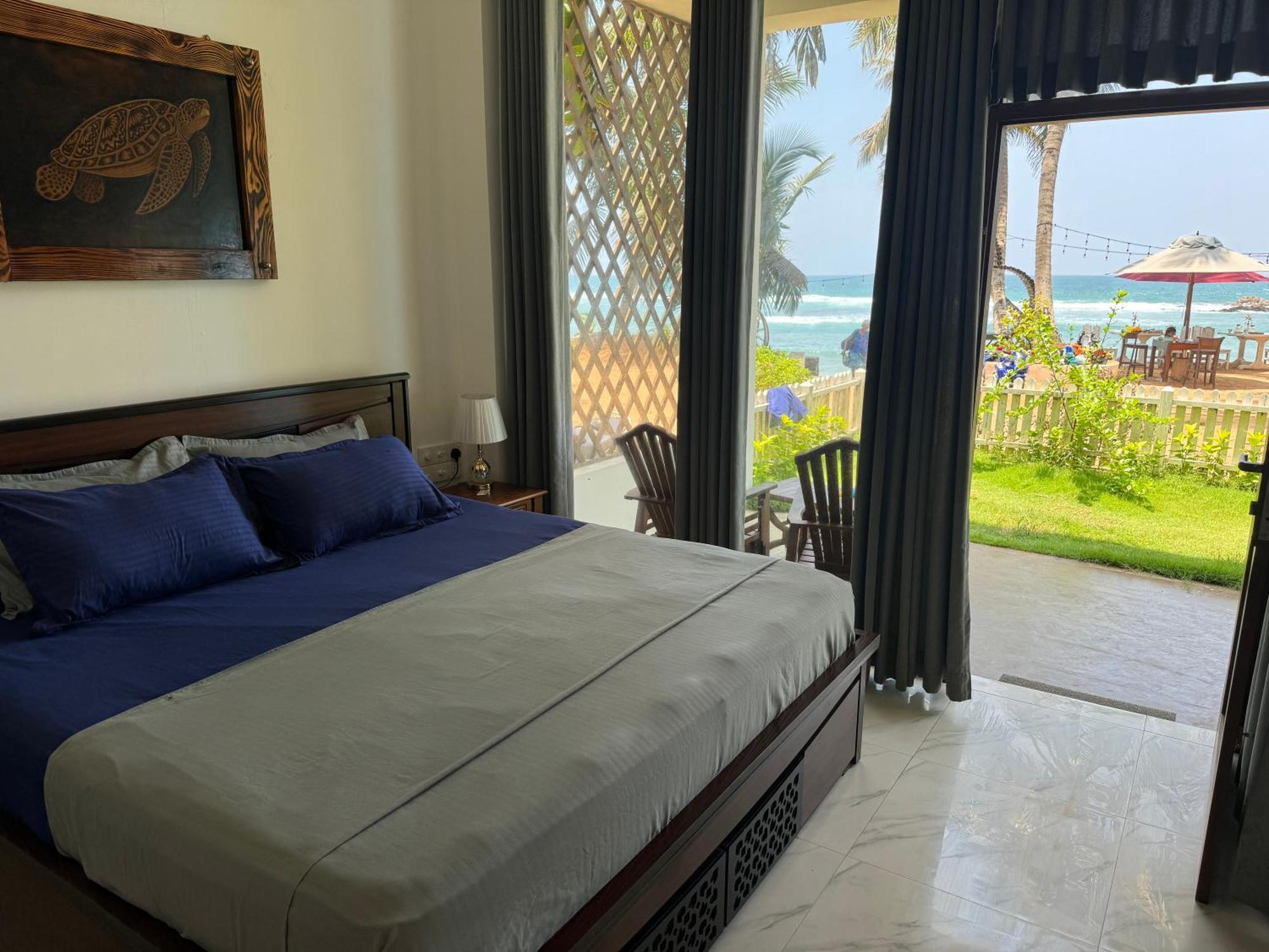 Turtle Beach House Batigama Exterior photo